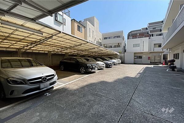 敷地内駐車場（屋外平面式）
