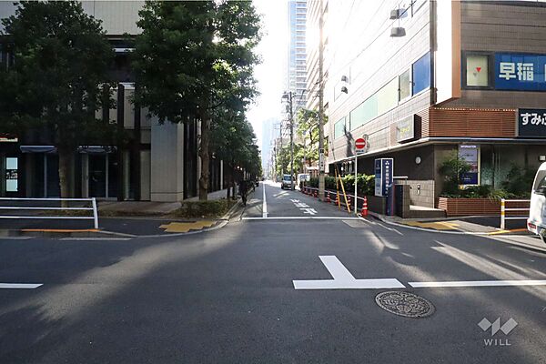 敷地北西側の前面道路