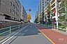 その他：敷地南側の前面道路（東側から）