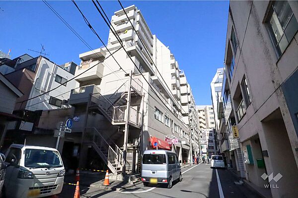 トーア新富マンションの外観(南東側から)