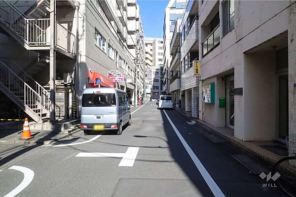 敷地東側の前面道路