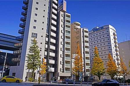 エスコートノヴェル南麻布の外観（西側から）