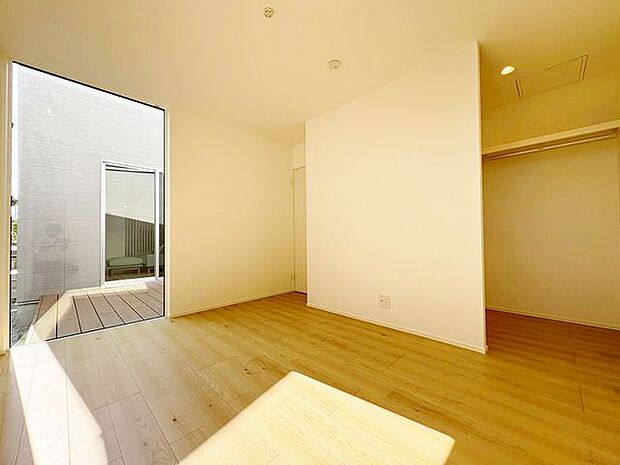 「6.3帖の居室」お子様の成長に合わせて机やベットを自由にレイアウトできるようにと、小さな自立心を育むお部屋作りを見越してご覧下さい。