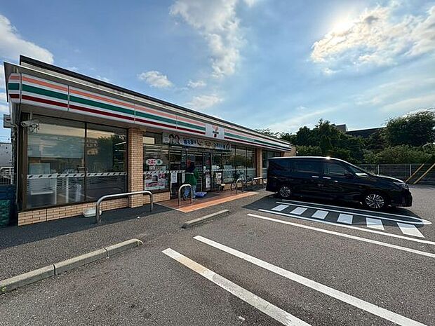 セブンイレブン　南流山6丁目店 徒歩8分。 580m