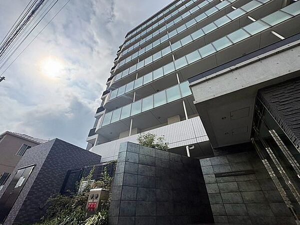 「心地良く暮らしを彩る充実のライフスタイルを」歩いていける距離に、教育施設やお買い物施設が揃う街並み。
