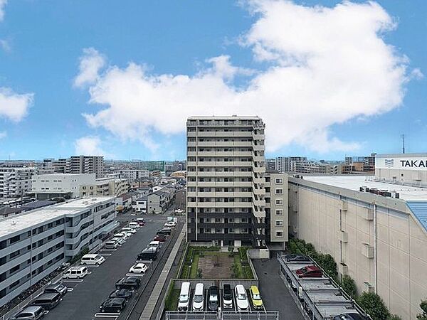 「眺望」心地よい風を感じながら、青空を眺め一息つくことのできる住空間です。