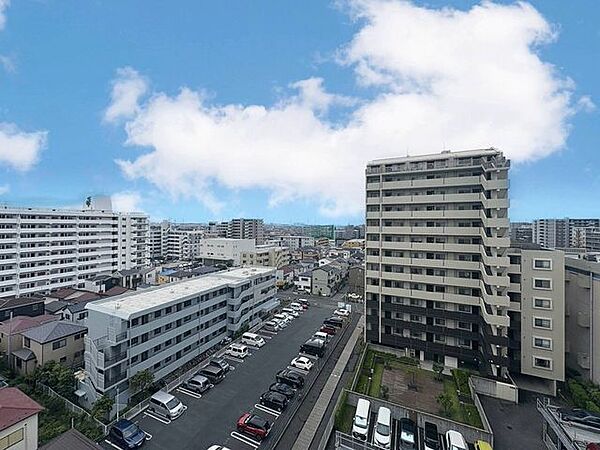 「眺望」穏やかな街並みを一望しながら、爽やかな風と柔らかく降り注ぐ陽光を感じて頂けます。