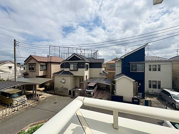 「眺望」穏やかな街並みを一望しながら、爽やかな風と柔らかく降り注ぐ陽光を感じて頂けます。