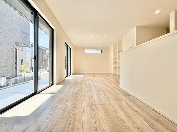 「木のぬくもり感じる優しい雰囲気のお部屋」落ち着いたカラーコーディネートの室内。インテリアやファブリックで、オーナー様好みのテイストデザインを取り入れて頂けます。