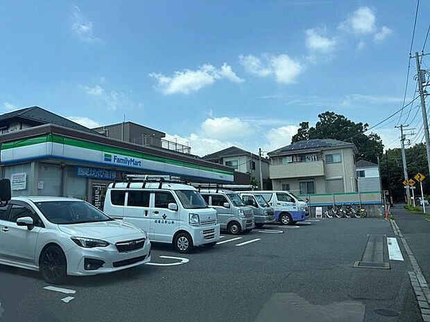 ファミリーマート松戸幸谷店 徒歩5分。 380m