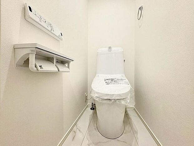 優れた節水効果や汚れが付きにくい便座など、ほしかった機能が揃ったウォシュレット一体型トイレです。