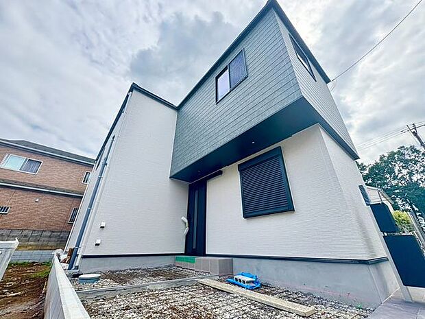 「心地良く暮らしを彩る充実のライフスタイルを」歩いていける距離に、教育施設やお買い物施設が揃う街並み。