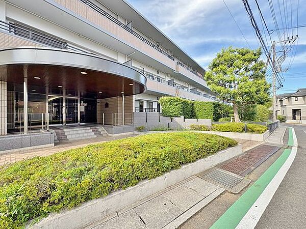 「心地良く暮らしを彩る充実のライフスタイルを」歩いていける距離に、教育施設やお買い物施設が揃う街並み。