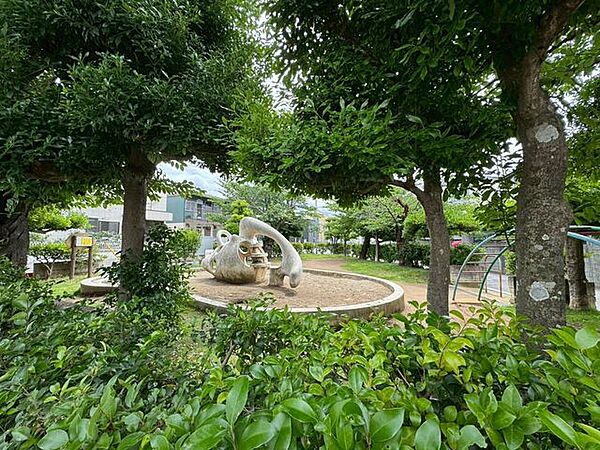 つくしが丘公園 220m