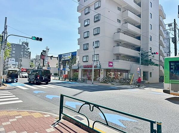 まいばすけっと東小松川2丁目店 190m