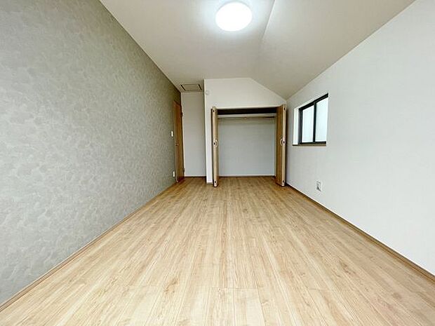 「明るい居室」温もりある自然光を感じていただける居室です。