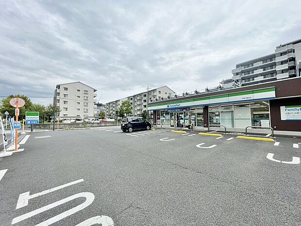 ファミリーマート 印西鹿黒南1700m