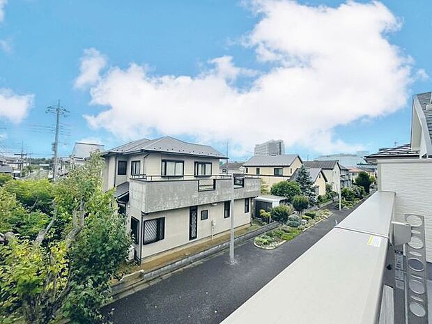 「眺望」心地よい風を感じながら、青空を眺め一息つくことのできる住空間です。
