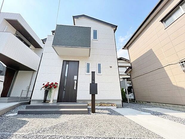 「心地良く暮らしを彩る充実のライフスタイルを」歩いていける距離に、教育施設やお買い物施設が揃う街並み。