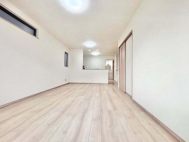 「木のぬくもり感じる優しい雰囲気のお部屋」落ち着いたカラーコーディネートの室内。インテリアやファブリックで、オーナー様好みのテイストデザインを取り入れて頂けます。
