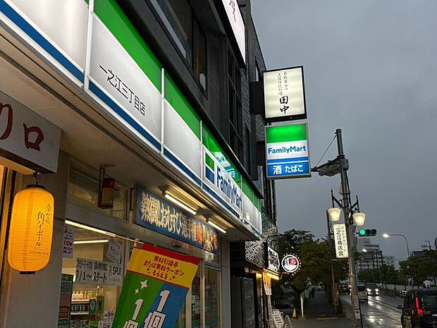 ファミリーマート一之江三丁目店 徒歩10分。 730m