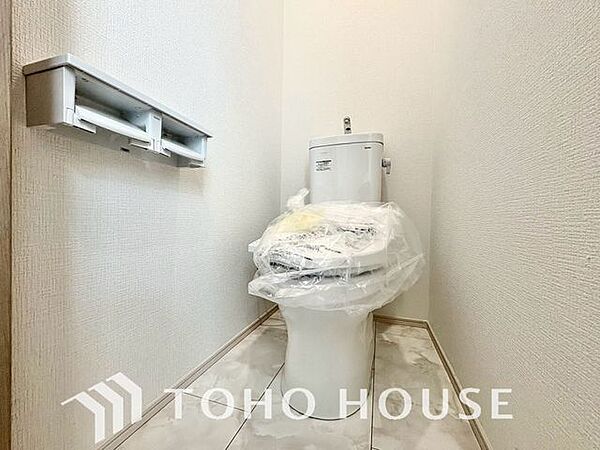 「ウォシュレット機能付き」優れた節水効果や汚れが付きにくい便座など、ほしかった機能が揃ったウォシュレット一体型トイレです。