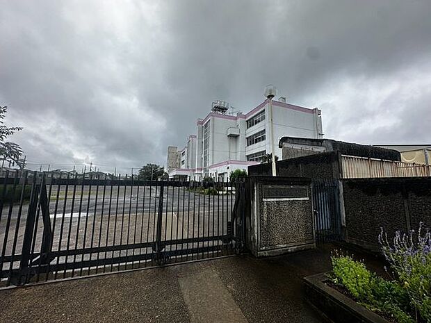流山市立東深井中学校 1650m