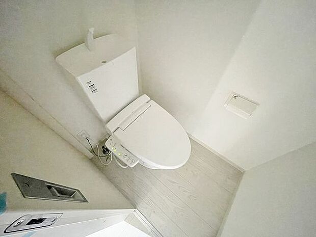 「ウォシュレット機能付き」優れた節水効果や汚れが付きにくい便座など、ほしかった機能が揃ったウォシュレット一体型トイレです。