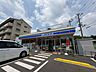 周辺：ローソン新松戸北一丁目店 徒歩16分。 1250m