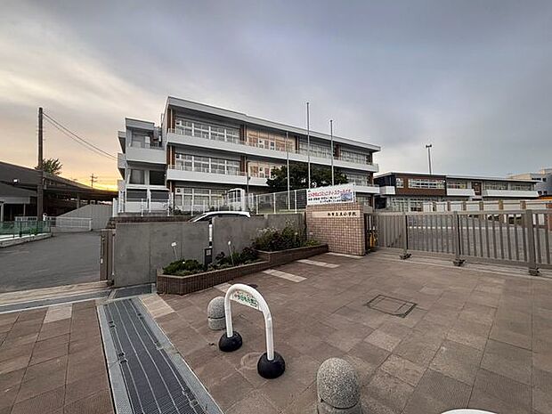 柏市立土小学校 徒歩15分。 1160m
