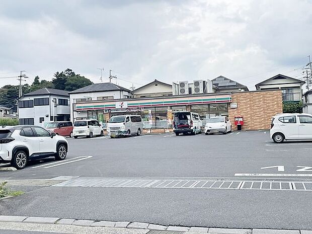 ファミリーマート松戸大金平店 290m