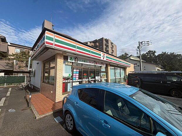 セブンイレブン柏十余二店 890m