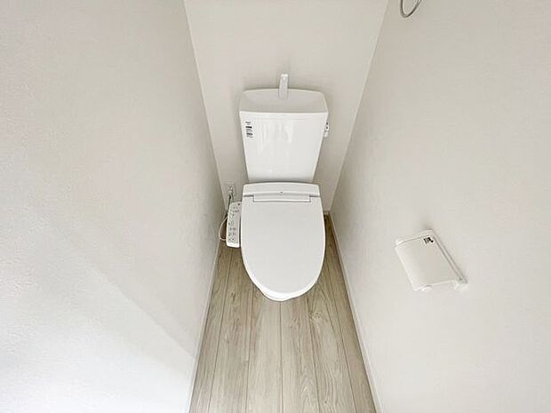 「ウォシュレット機能付き」優れた節水効果や汚れが付きにくい便座など、ほしかった機能が揃ったウォシュレット一体型トイレです。