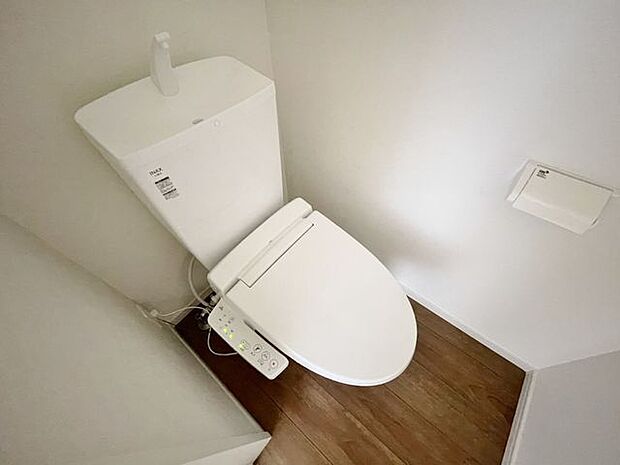 「ウォシュレット機能付き」優れた節水効果や汚れが付きにくい便座など、ほしかった機能が揃ったウォシュレット一体型トイレです。