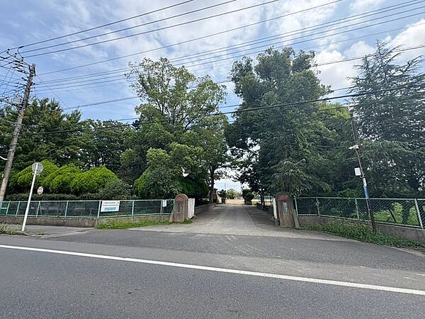野田市立第一中学校 590m