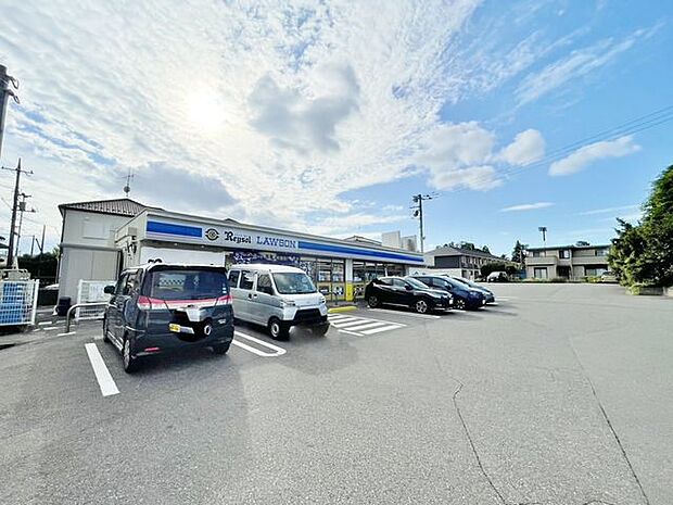 ローソン柏名戸ケ谷一丁目店 550m