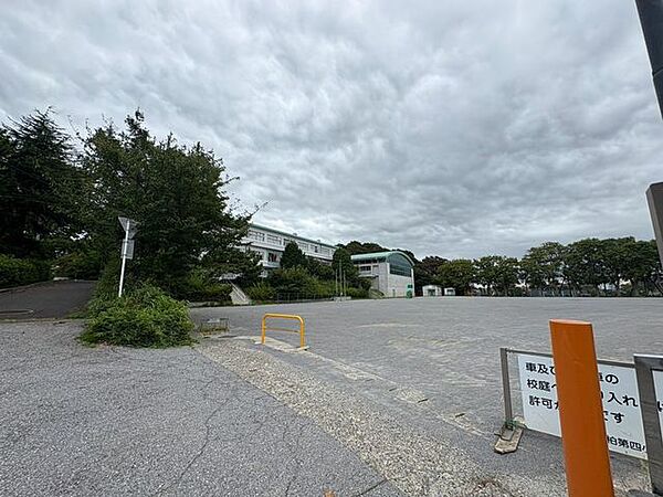 柏市立柏中学校 徒歩17分。 1290m
