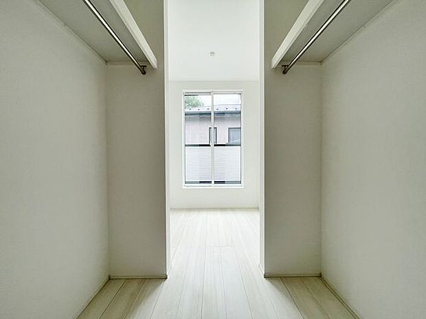 「収納の多さも魅力」使い勝手の良い収納棚も設置しております。