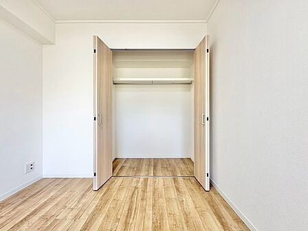 「収納」全ての居室にクローゼットを完備しております。
