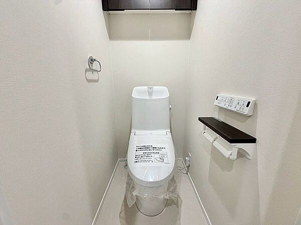 「ウォシュレット機能付き」優れた節水効果や汚れが付きにくい便座など、ほしかった機能が揃ったウォシュレット一体型トイレです。