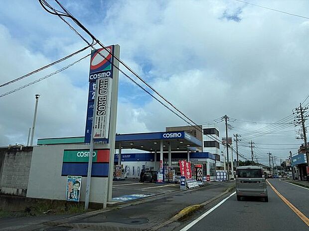 コスモ石油セルフ&カーケアステーション白井冨士 623m 810m
