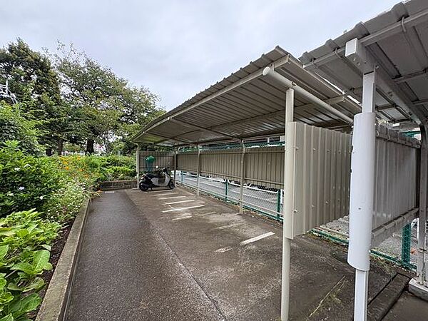 「バイク置き場」