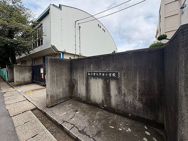 松戸市立中部小学校 813ｍ 1160m