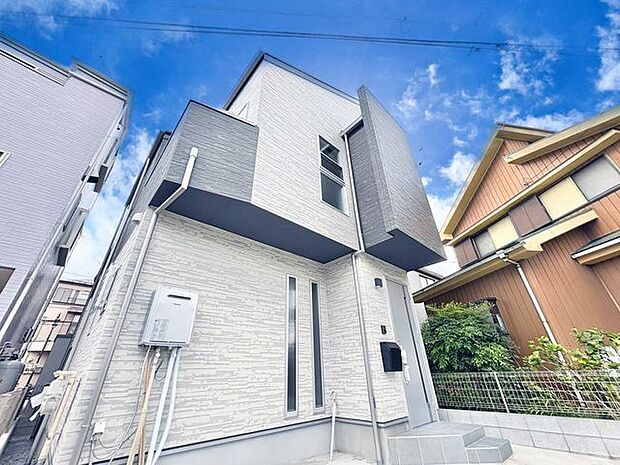 「～2階建て2LDＫ～」一日の中で多くの時間を過ごすことになる住まいだからこそ、いつも穏やかな空間であるように心掛け、「落ち着き」と「安らぎ」と「快適」を実現してくれます。
