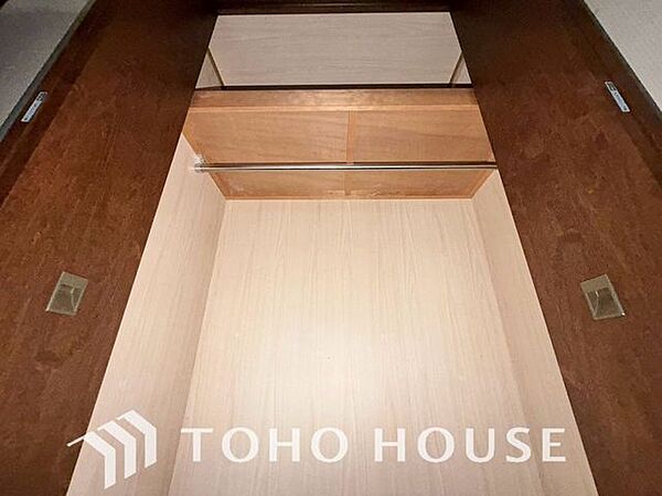「スッキリ収納の居室」クローゼット付きのため、お部屋はすっきり広々と使うことができます。
