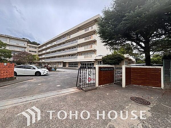 松戸市立和名ケ谷小学校 728ｍ 990m