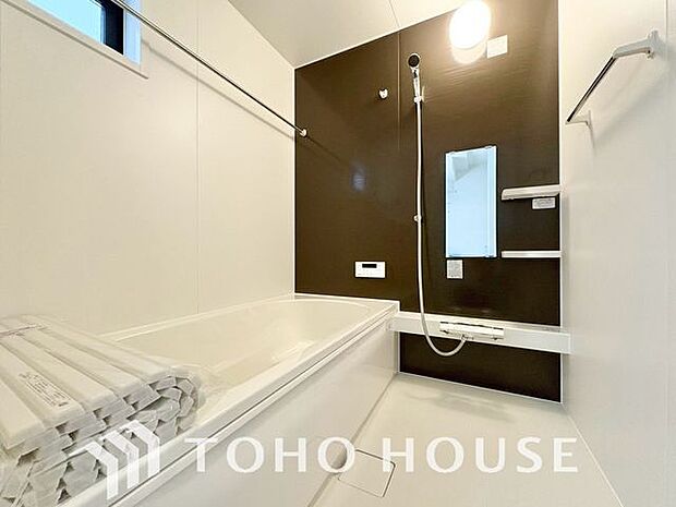 「一日の疲れをリフレッシュ・快適バスルーム」癒しの空間バスルームです。天気に左右されずに洗濯物を乾かせる、浴室乾燥機とオートバス機能付きです。