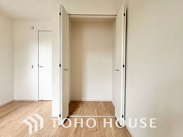 「スッキリ収納の居室」クローゼット付きのため、お部屋はすっきり広々と使うことができます。