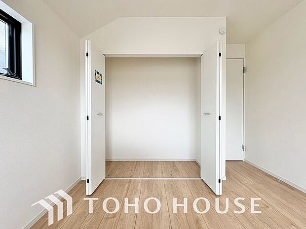 「スッキリ収納の居室」クローゼット付きのため、お部屋はすっきり広々と使うことができます。