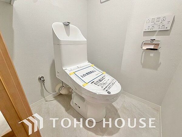 「ウォシュレット機能付き」優れた節水効果や汚れが付きにくい便座など、ほしかった機能が揃ったウォシュレット一体型トイレです。